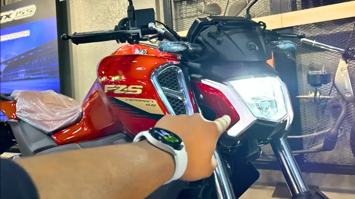 yamaha-fzs-fi-hybrid-v4